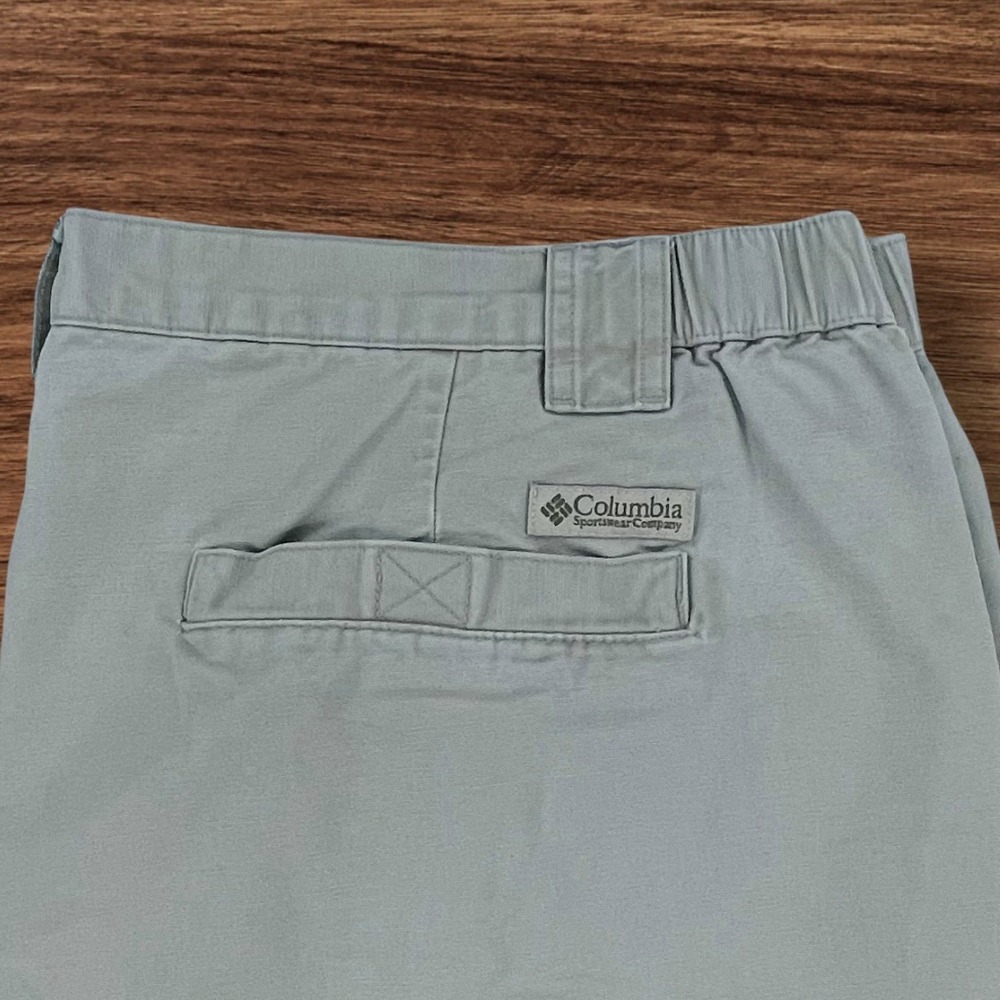 Vintage Columbia Sportswear Co. Men's Khaki Elastic WaistCargo Shorts Size XXL